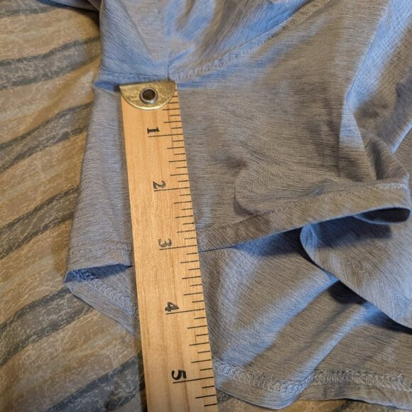 Under Armour Shorts Gray with Blue Outline Has under Briefs Heat Gear Loose fit - Picture 5 of 7